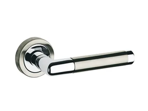 ITALIAN DESIGN - PRIMULA - Steel door handle on rose _ Fama International